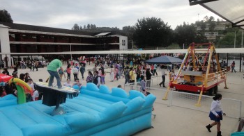 Los aconcagüinos disfrutando de algunos juegos de la Fiesta Costumbrista 2013.