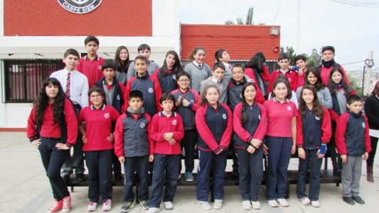 En la foto: todos los alumnos de séptimo que fueron reconocidos.